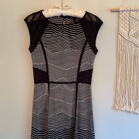 BCBG black and white Dress size small - Picture 2 of 7